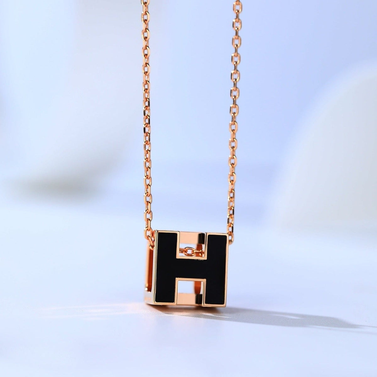 [Royal&Vicky]H CAGE PINK GOLD NECKLACE