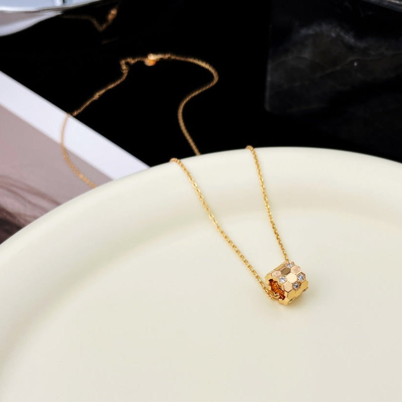 [Royal&Vicky]BEE MINI PEDANT DIAMOND NECKLACE