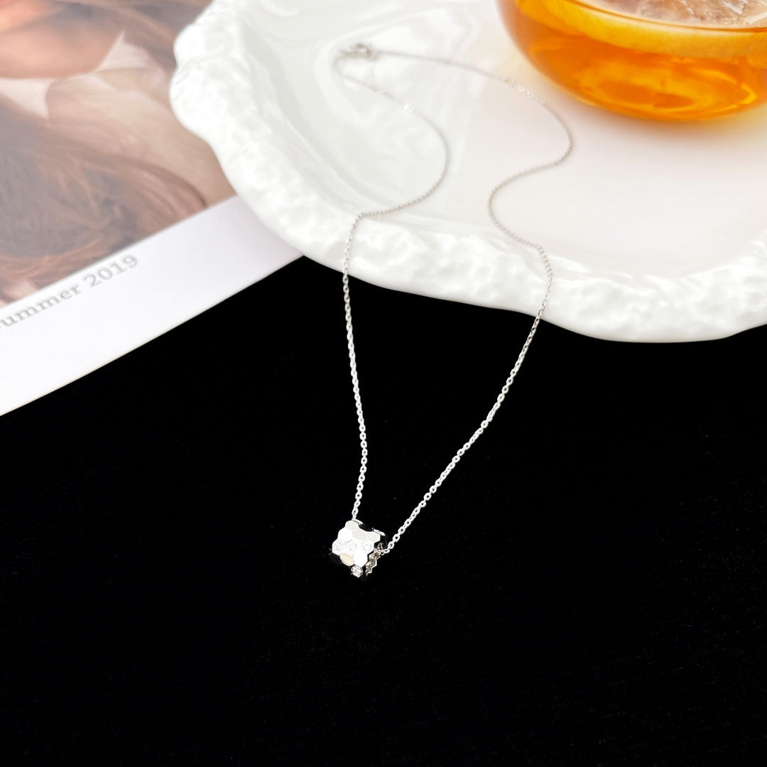 [Royal&Vicky]BEE MINI PEDANT DIAMOND NECKLACE