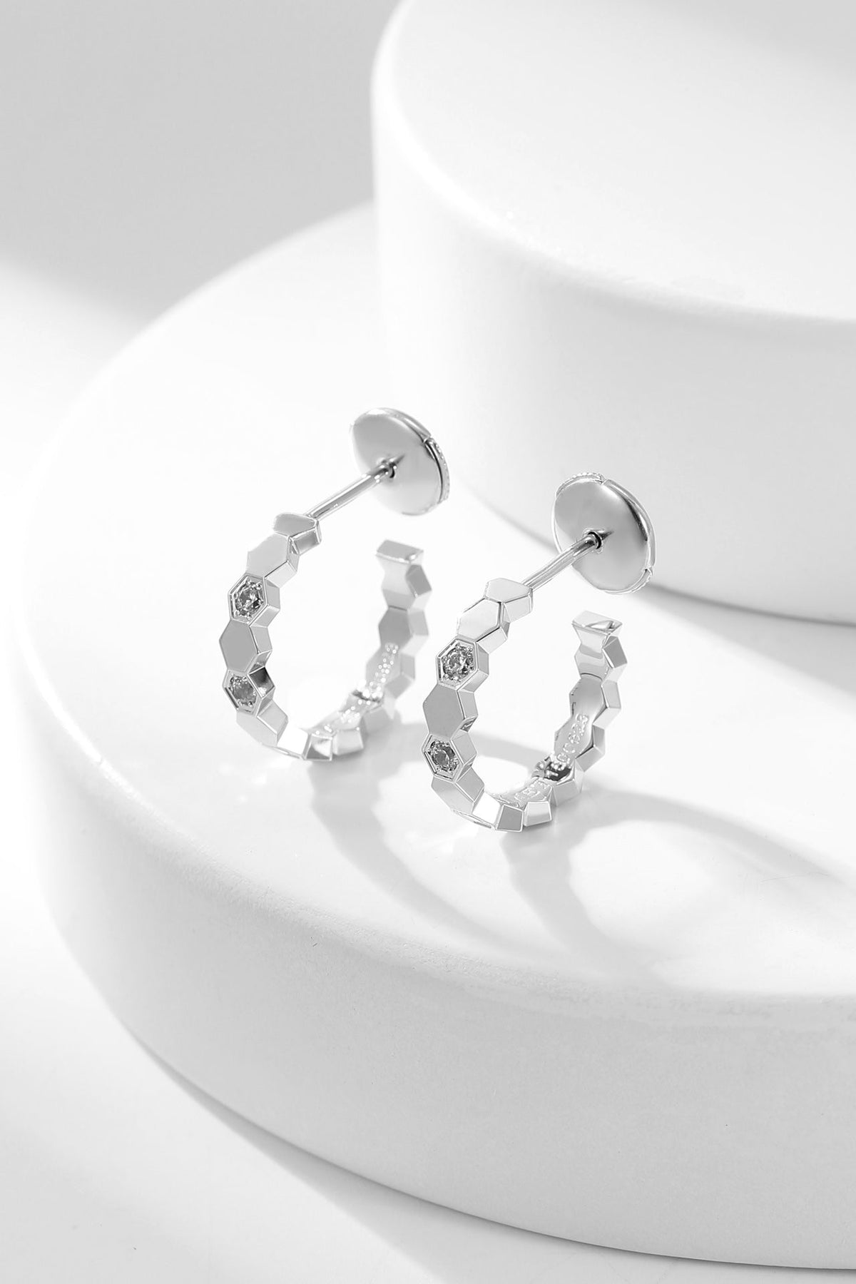 [Royal&Vicky]BEE LOVE DIAMOND HOOP EARRINGS
