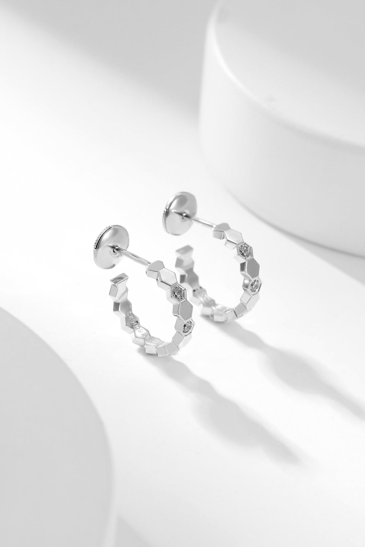 [Royal&Vicky]BEE LOVE DIAMOND HOOP EARRINGS