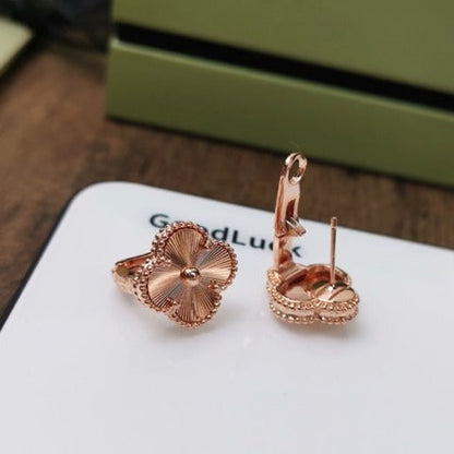 [Royal&Vicky]CLOVER MEDIUM STUD EARRINGS