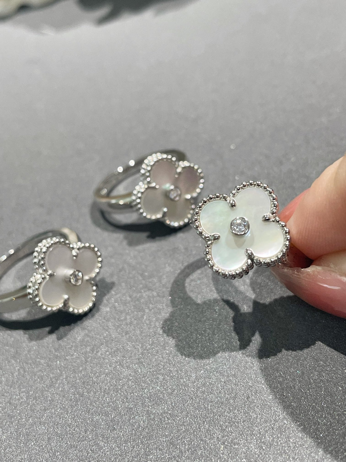 [Royal&Vicky]CLOVER SILVER MOP DIAMOND RING