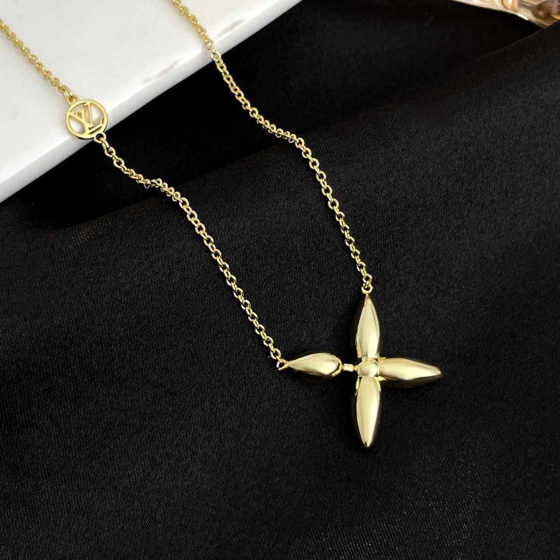 [Royal&Vicky]LOUISETTE GOLD NECKLACE