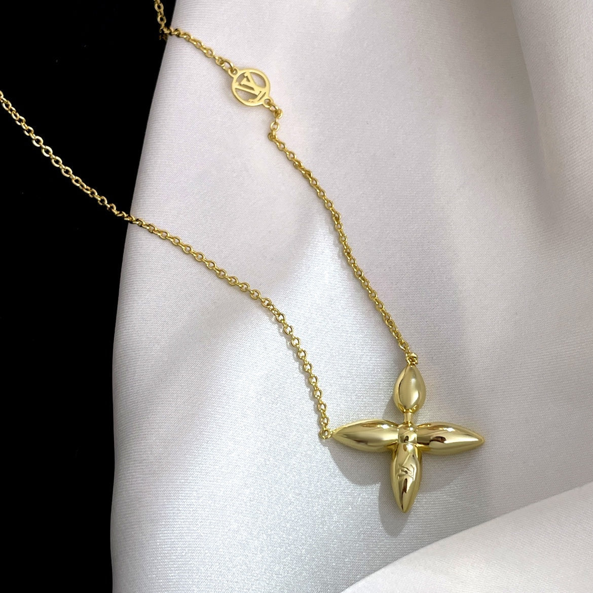 [Royal&Vicky]LOUISETTE GOLD NECKLACE