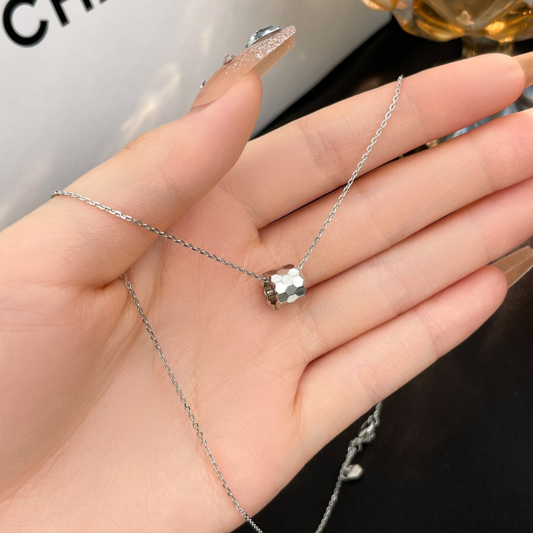[Royal&Vicky]BEE MINI NECKLACE