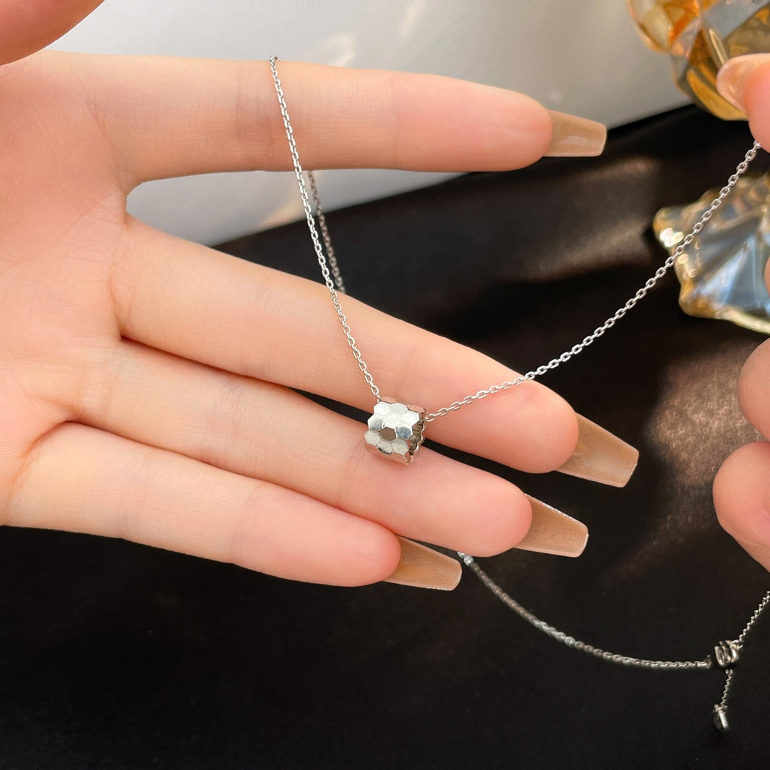 [Royal&Vicky]BEE MINI NECKLACE