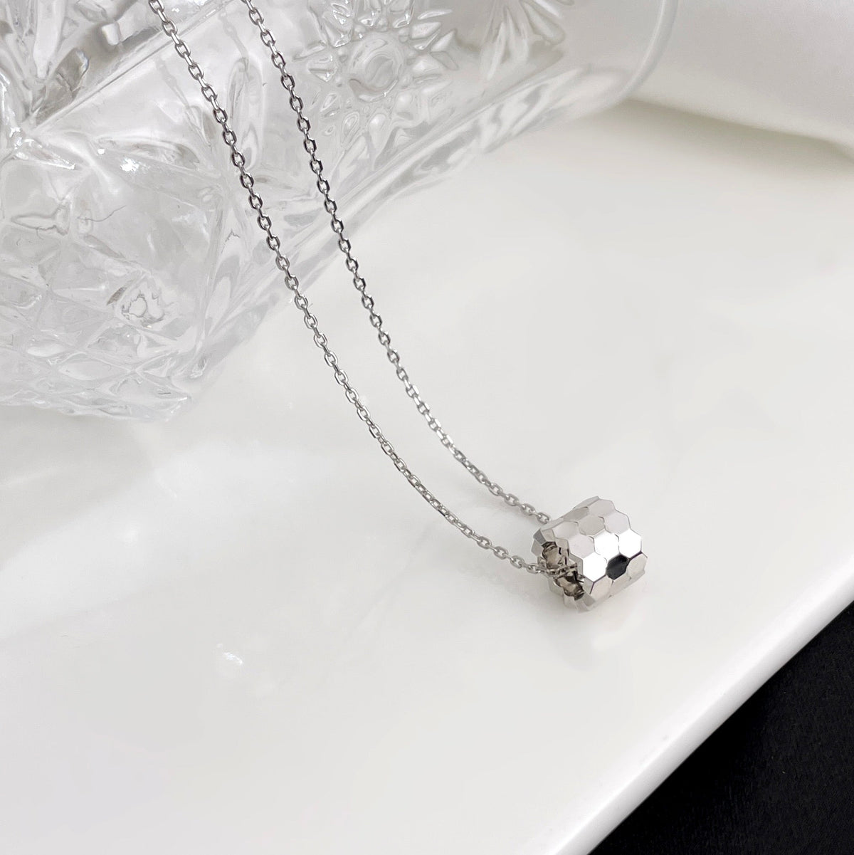 [Royal&Vicky]BEE MINI NECKLACE