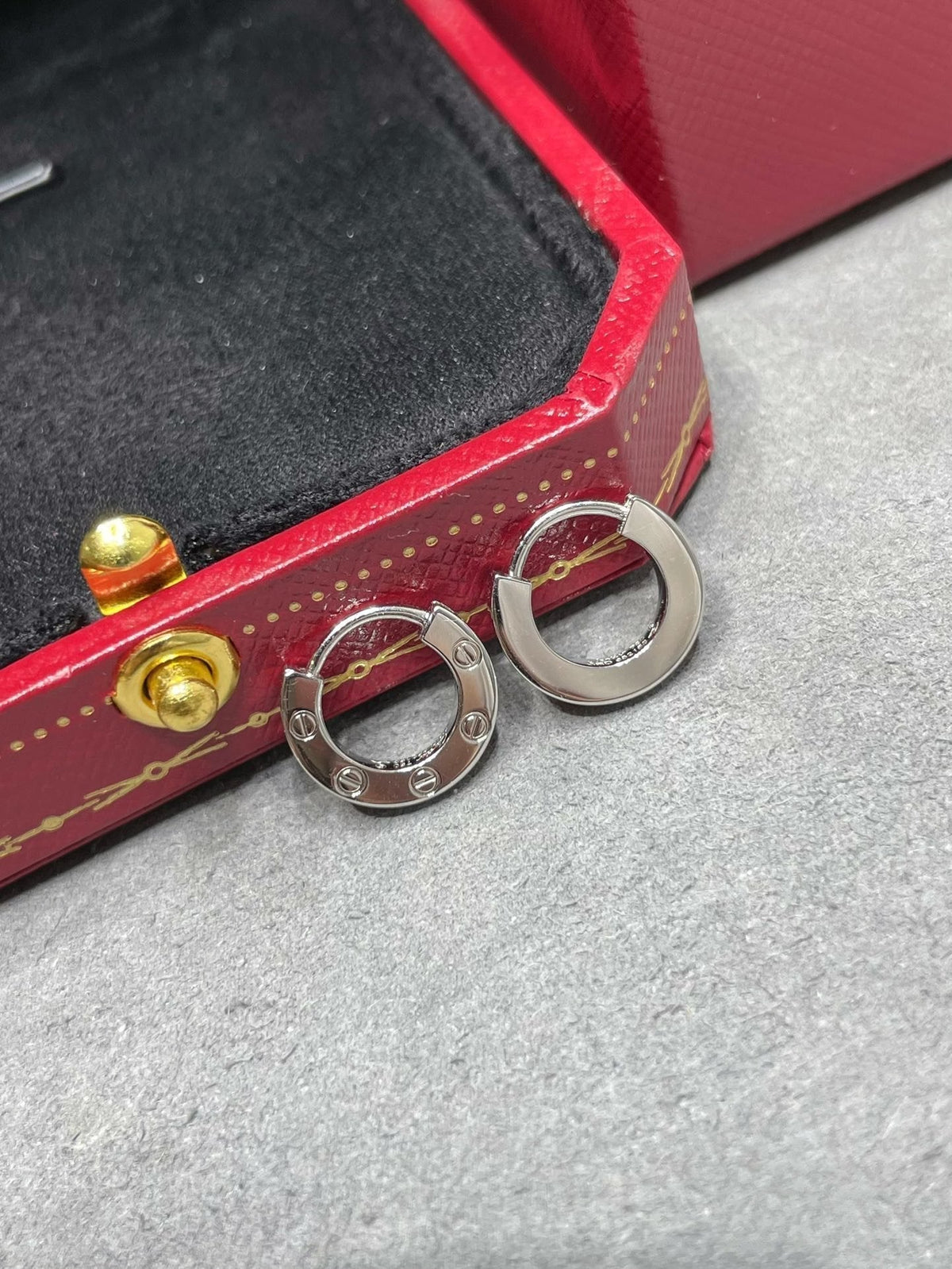 [Royal&Vicky]LOVE MINI EARRINGS