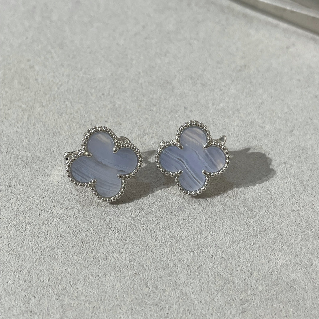 [Royal&Vicky]CLOVER CHALCEDONY SILVER STUD EARRINGS