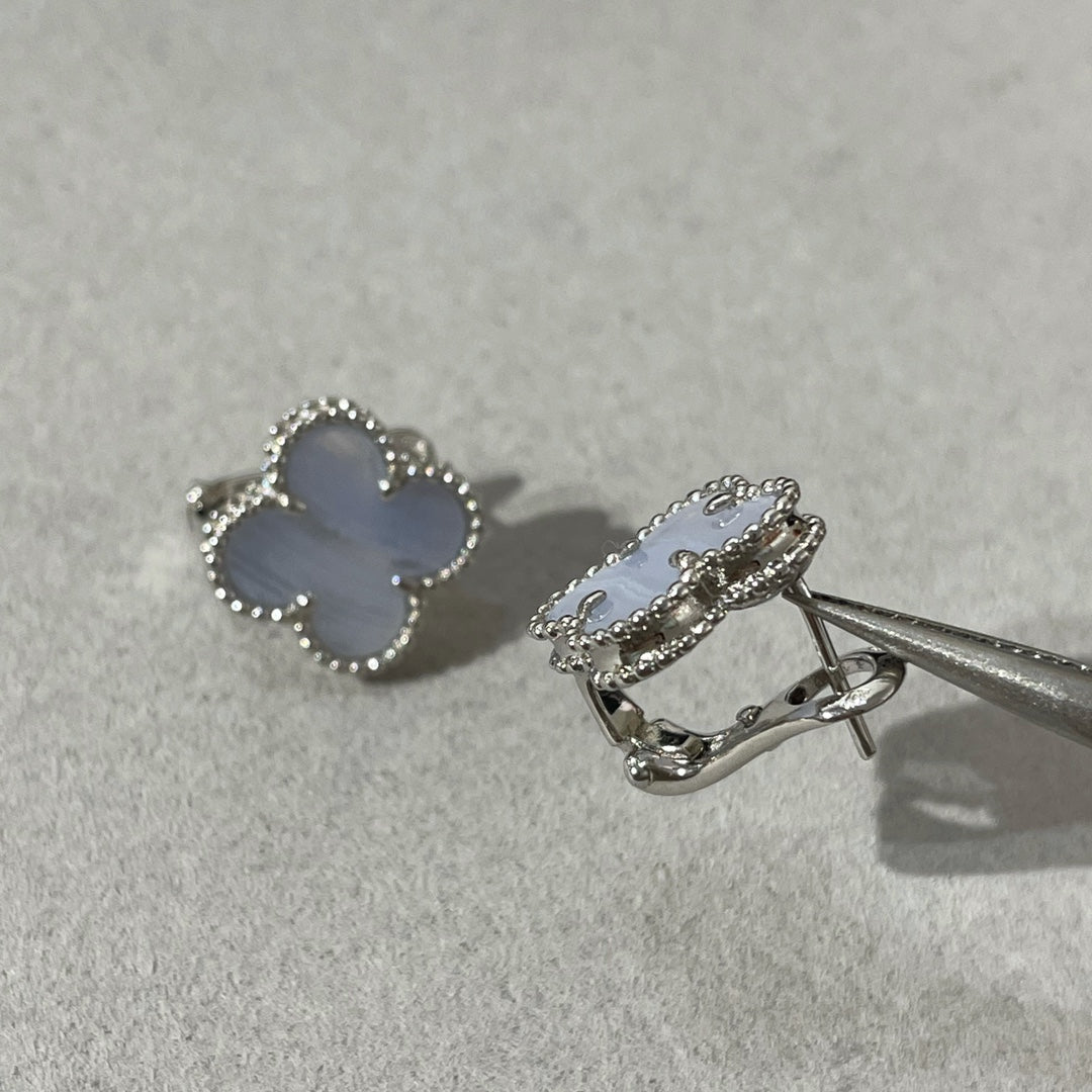 [Royal&Vicky]CLOVER CHALCEDONY SILVER STUD EARRINGS