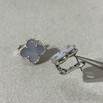 [Royal&Vicky]CLOVER CHALCEDONY SILVER STUD EARRINGS