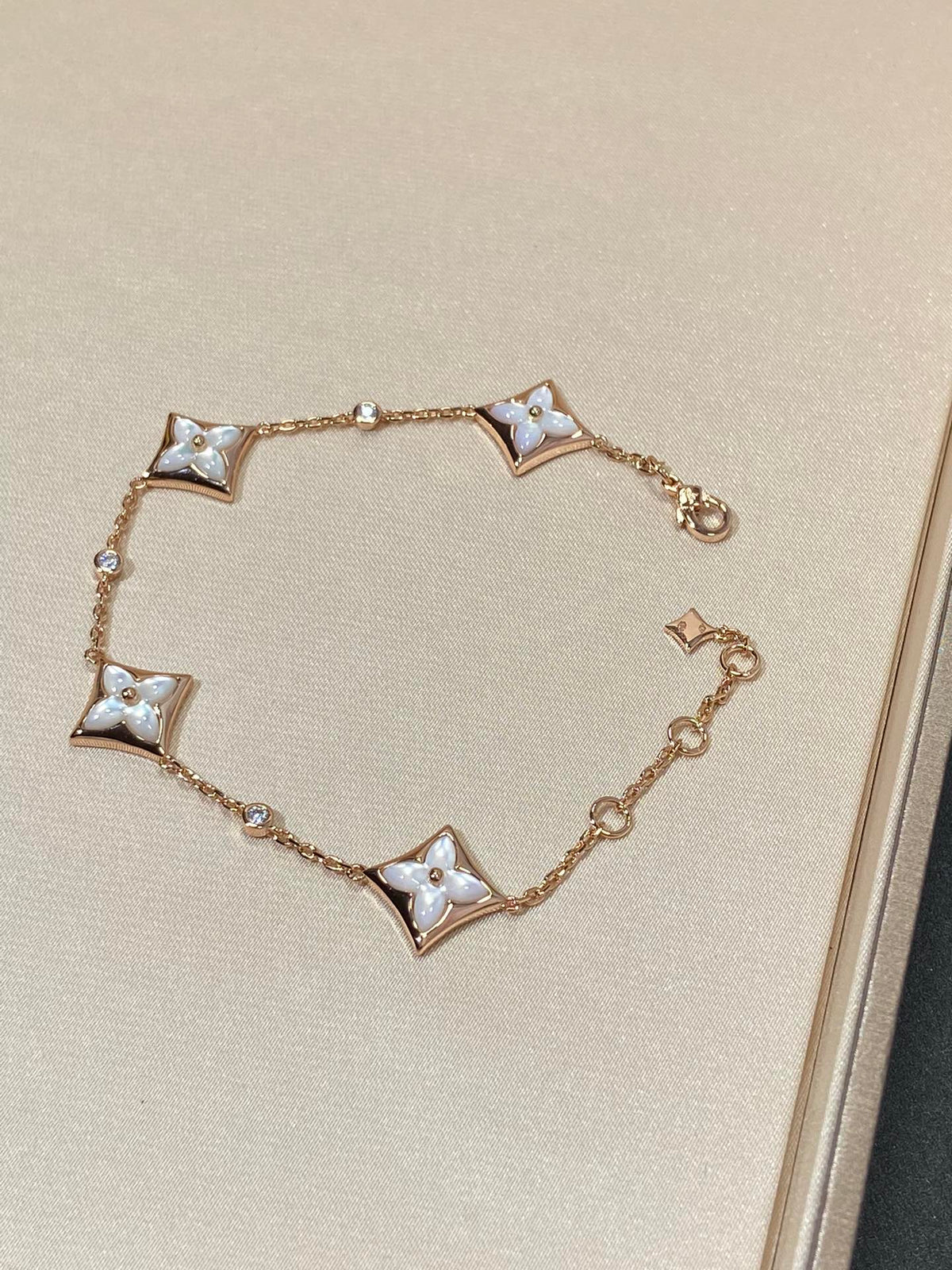[Royal&Vicky]STAR 4 MOTIF MOP DIAMOND PINK GOLD BRACELET