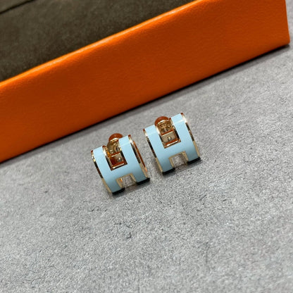 [Royal&Vicky]POP H SKY BLUE STUD EARRINGS