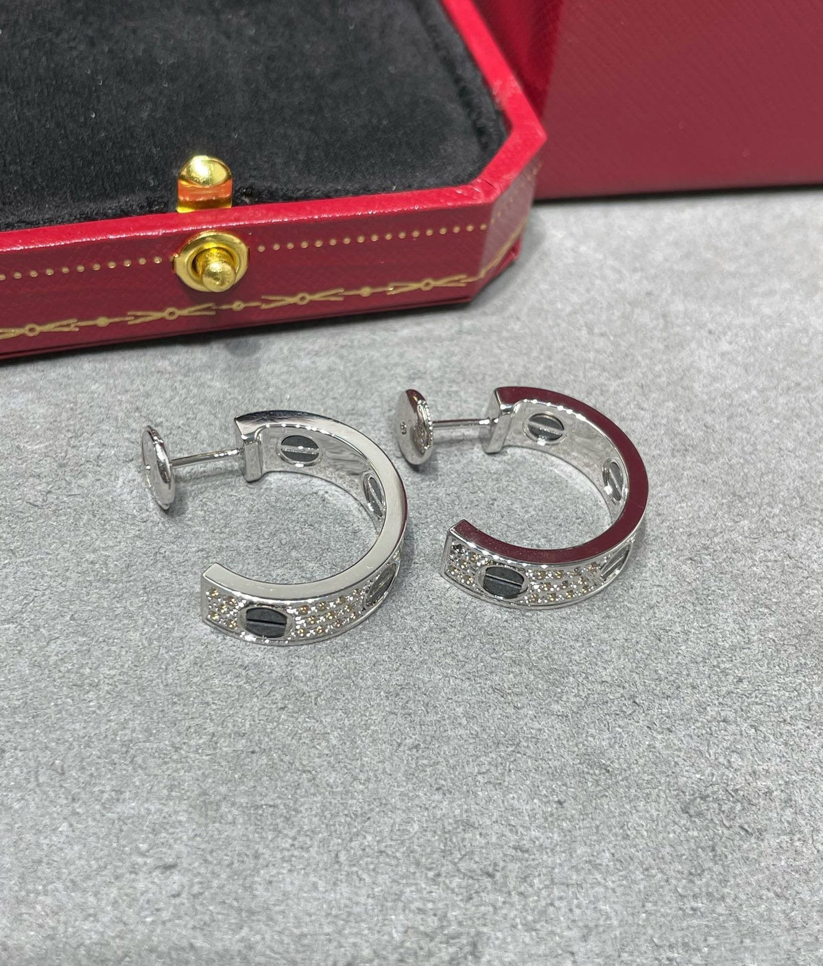 [Royal&Vicky]LOVE CERAMIC DIAMOND PAVED SILVER EARRINGS