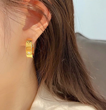 [Royal&Vicky]LOVE 5.5MM 1 DIAMOND EARRINGS