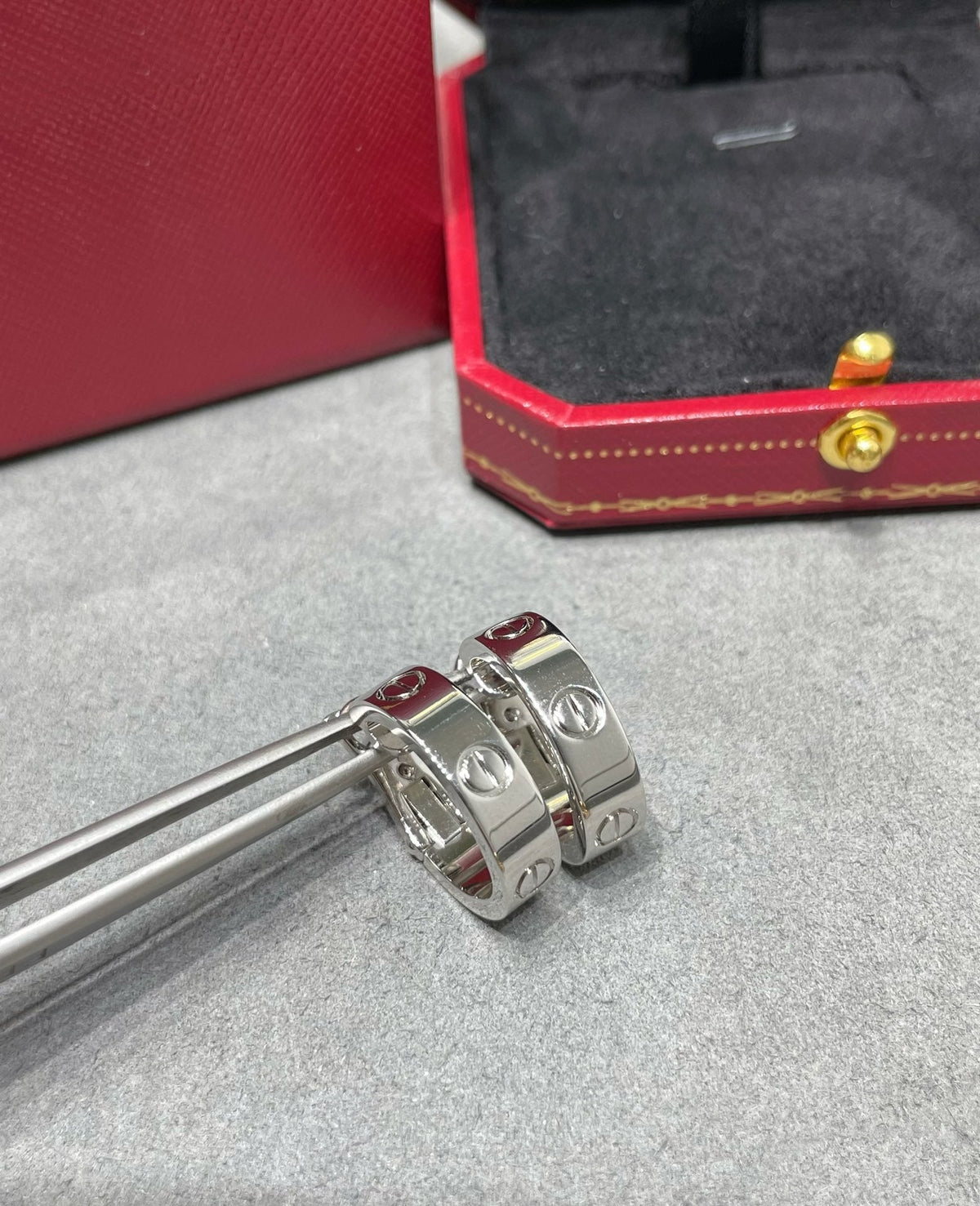 [Royal&Vicky]LOVE 5.5MM EARRINGS