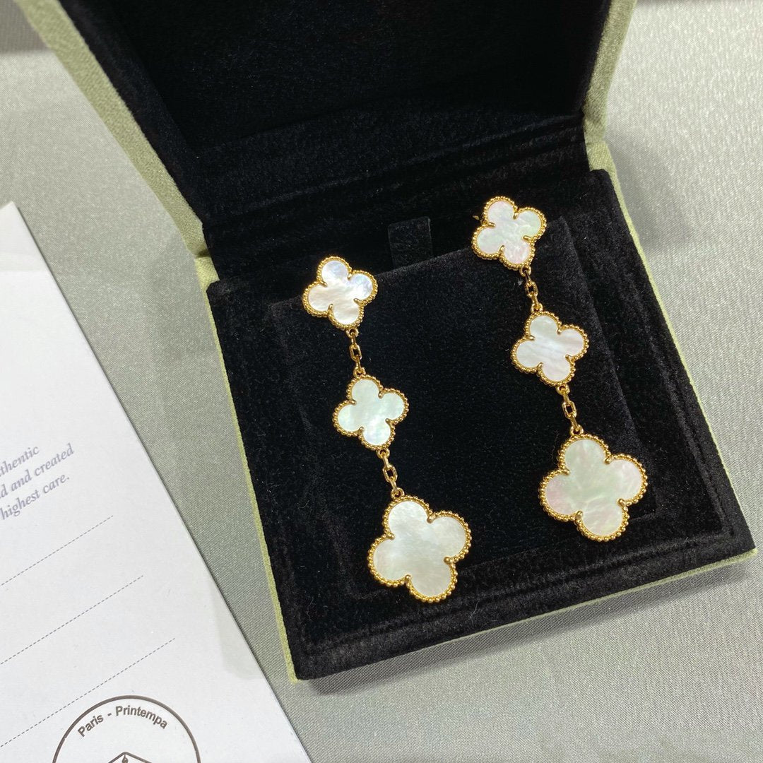 [Royal&Vicky]CLOVER MOP 3 MOTIFS GOLD EARRINGS