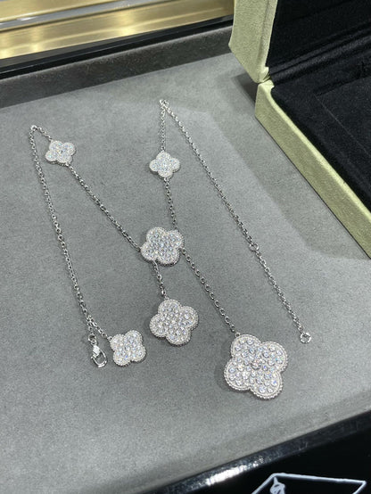 [Royal&Vicky]CLOVER 6 MOTIF DIAMOND PAVED NECKLACE