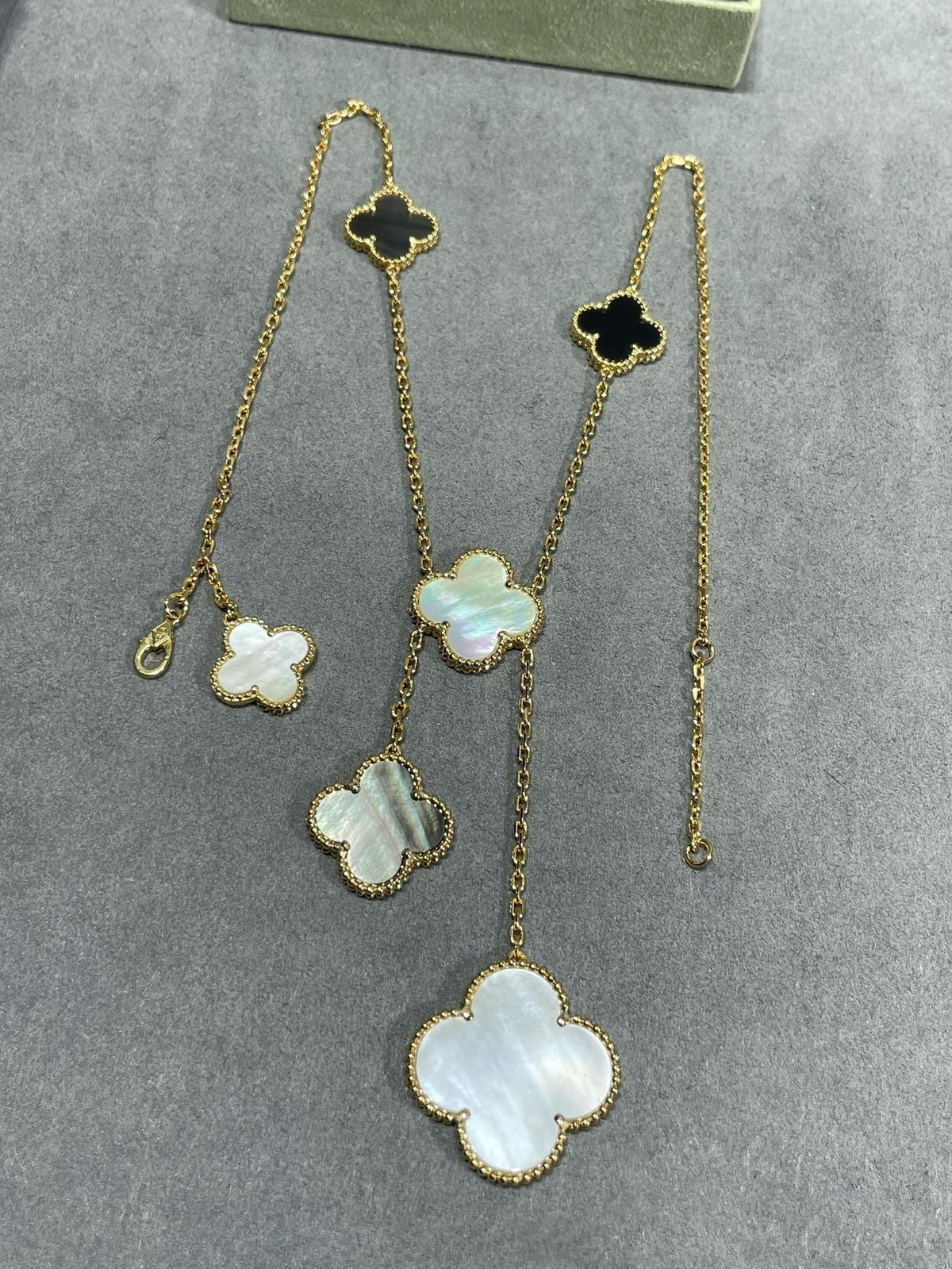 [Royal&Vicky]CLOVER 6 MOTIF MOP ONYX GOLD NECKLACE