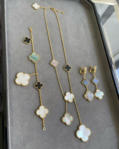 [Royal&Vicky]CLOVER 3 MOTIF MOP ONYX DARK MOP PINK GOLD EARRINGS