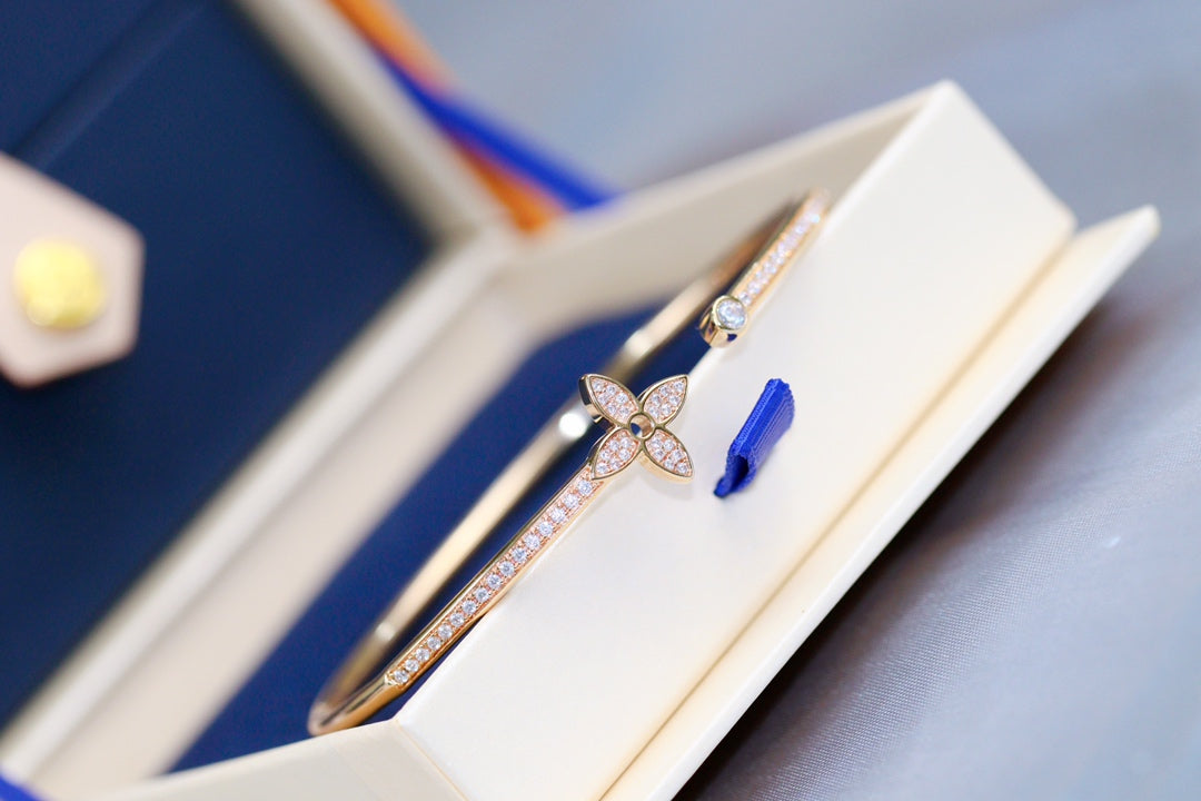 [Royal&Vicky]IDYLLE PINK GOLD OPEN BRACELET DIAMOND PAVED