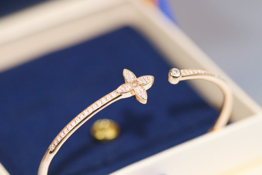 [Royal&Vicky]IDYLLE PINK GOLD OPEN BRACELET DIAMOND PAVED