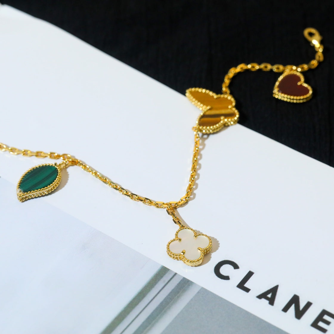 [Royal&Vicky]LUCKY SPRING 5 MOTIF GOLD BRACELET