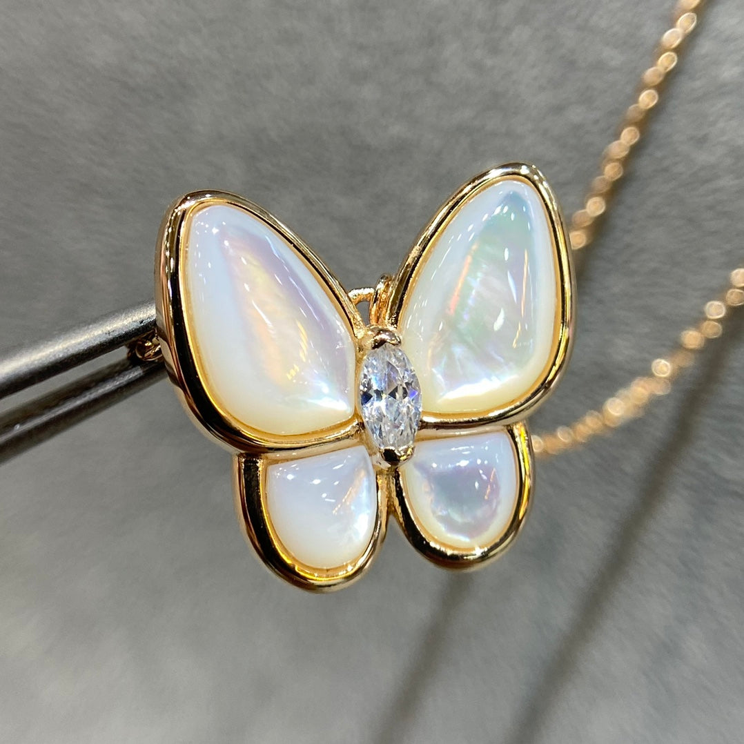 [Royal&Vicky]BUTTERFLY MOP DIAMOND NECKLACE
