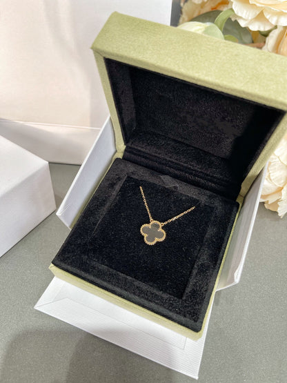 [Royal&Vicky]CLOVER ROCK CRYSTAL ROSE GOLD NECKLACE
