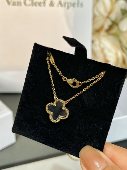 [Royal&Vicky]CLOVER ROCK CRYSTAL ROSE GOLD NECKLACE