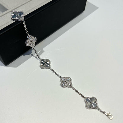 [Royal&Vicky]LUCKY CLOVER 5-MOTIF BRACELET - LASER COLLECTION