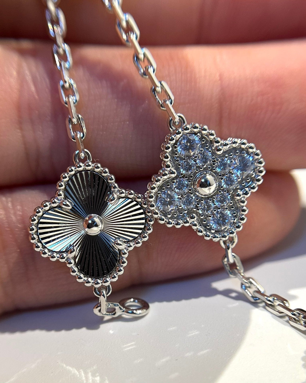 [Royal&Vicky]LUCKY CLOVER 5-MOTIF BRACELET - LASER COLLECTION