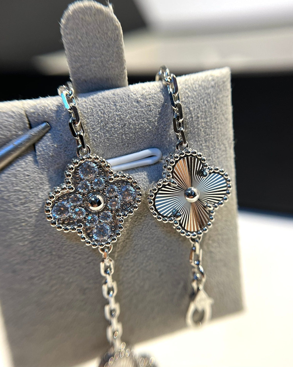 [Royal&Vicky]LUCKY CLOVER 5-MOTIF BRACELET - LASER COLLECTION