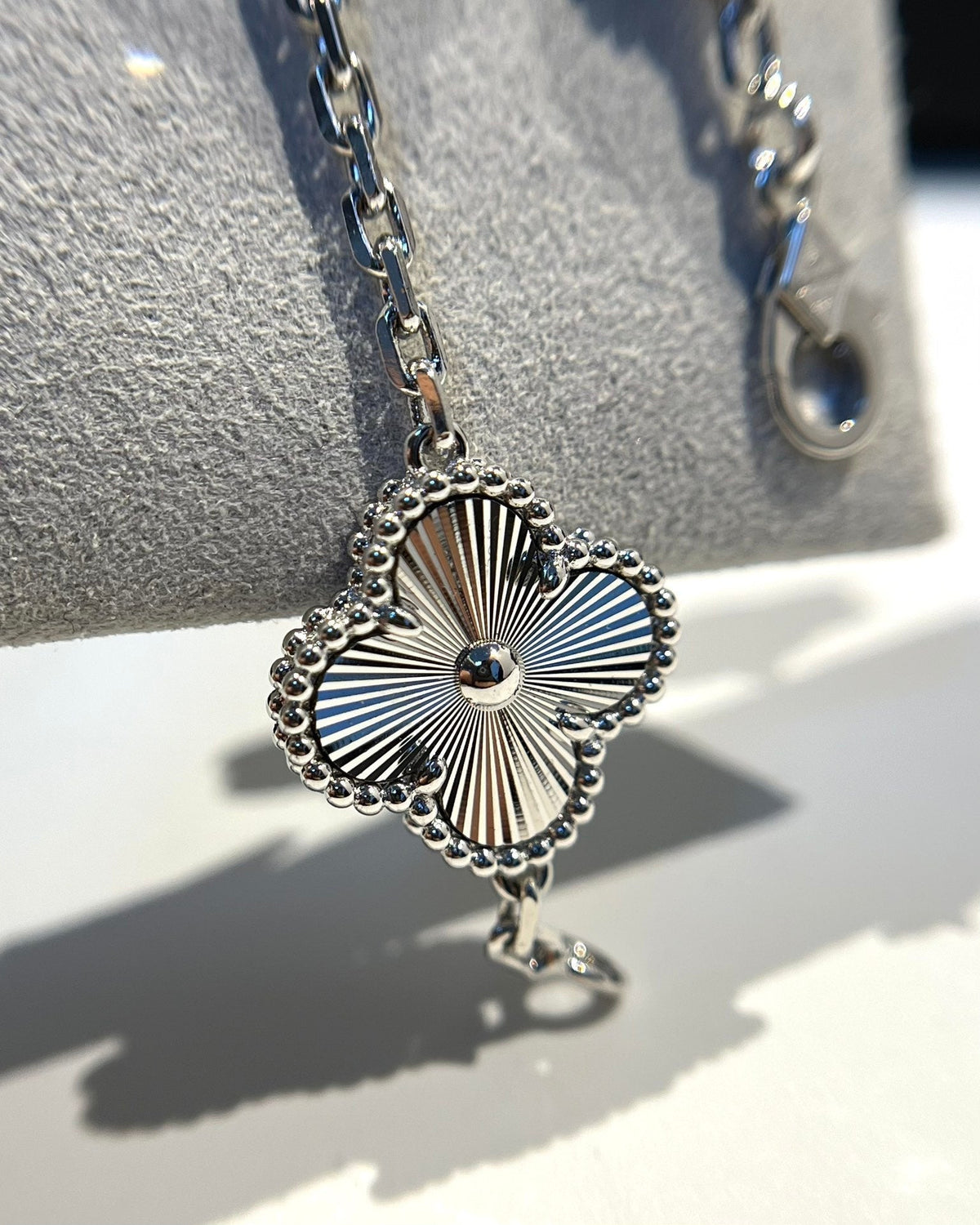 [Royal&Vicky]LUCKY CLOVER 5-MOTIF BRACELET - LASER COLLECTION