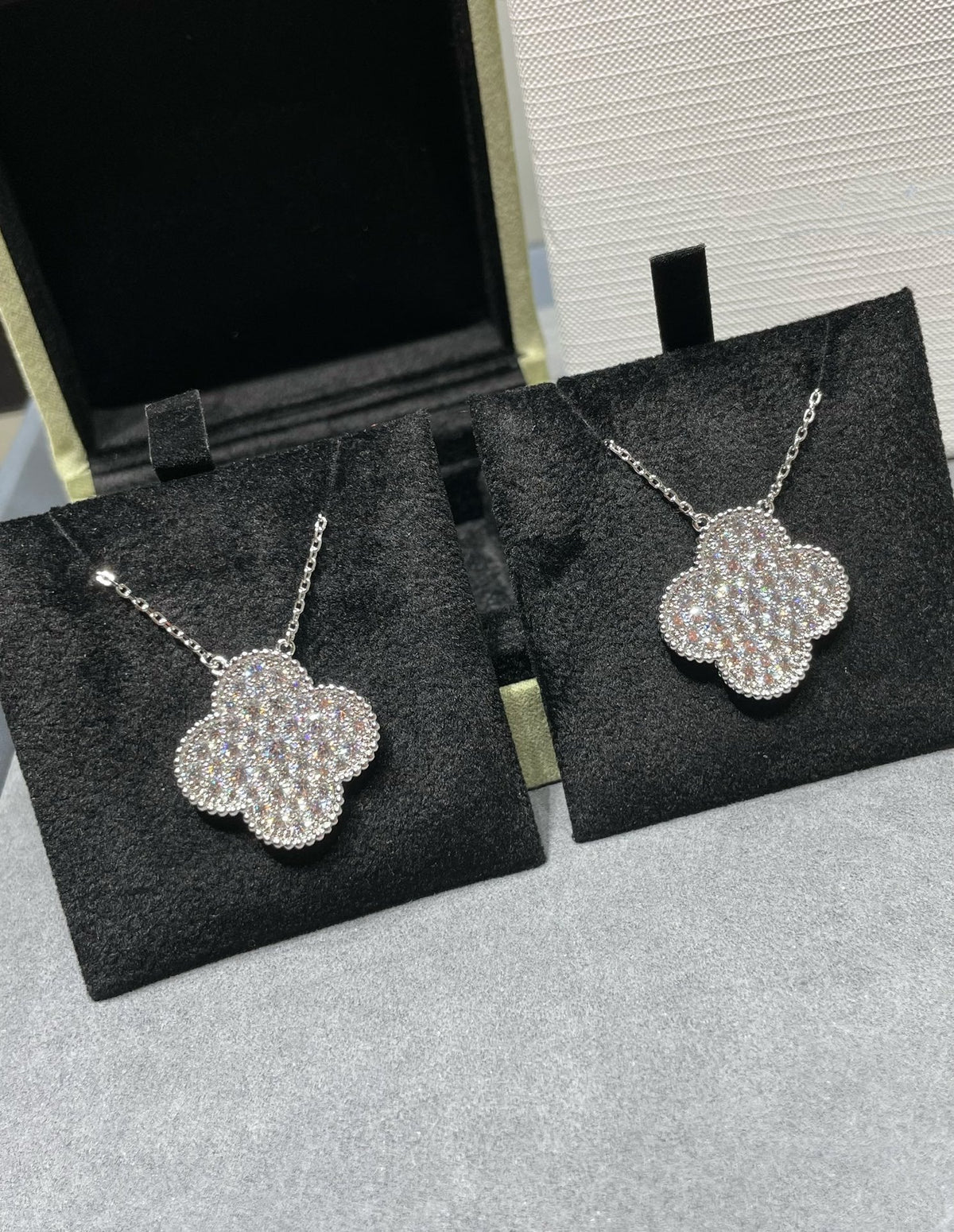[Royal&Vicky]CLOVER 25MM LARGE PENDANT DIAMOND PAVED SILVER NECKLACE