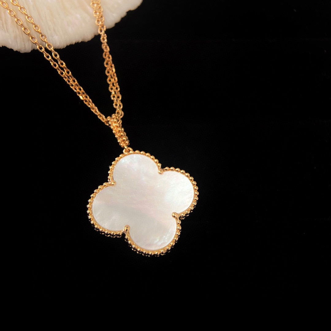 [Royal&Vicky]CLOVER 25MM MOP LARGE PENDANT NECKLACE