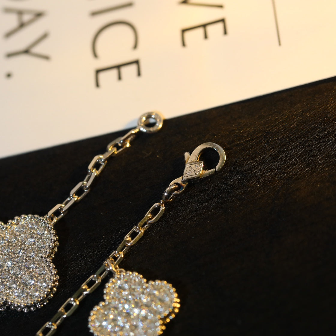 [Royal&Vicky]CLOVER BRACELET 5 MOTIF SILVER DIAMOND PAVED
