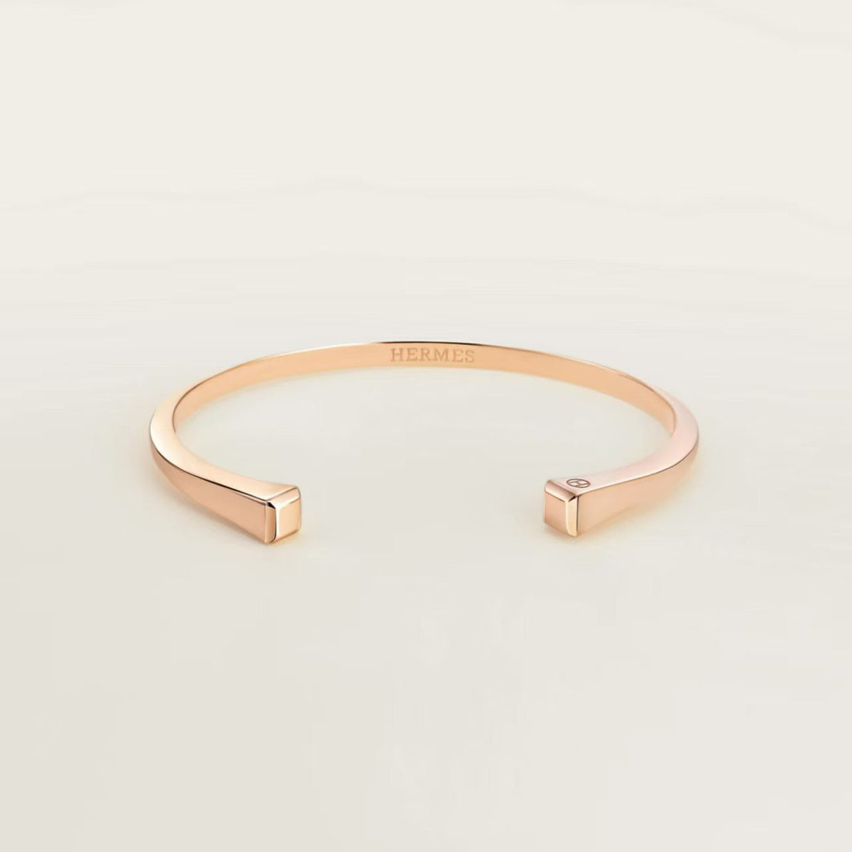 [Royal&Vicky]CLOU DE FORGE SQUARE CONE STUDS OPEN CUFF ONE SIZE