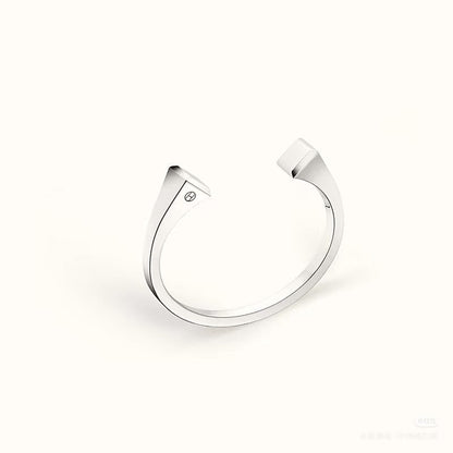 [Royal&Vicky]CLOU DE FORGE SQUARE CONE STUDS OPEN CUFF ONE SIZE
