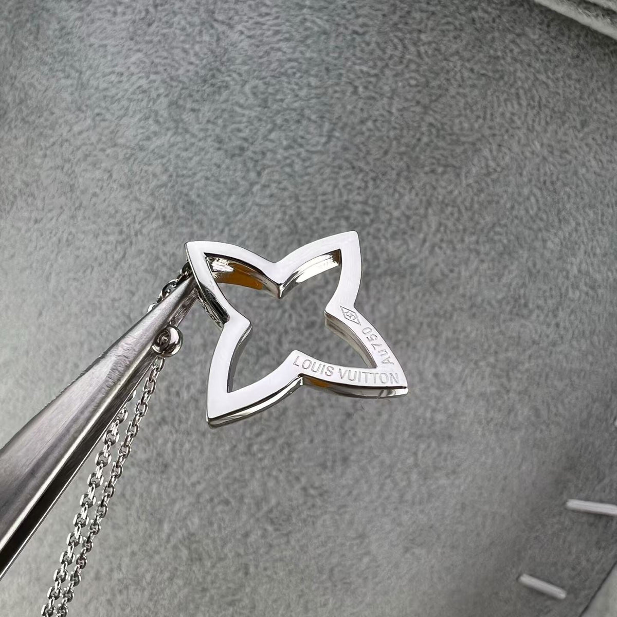 [Royal&Vicky]FOUR-LEAF CLOVER OPENWORK NECKLACE