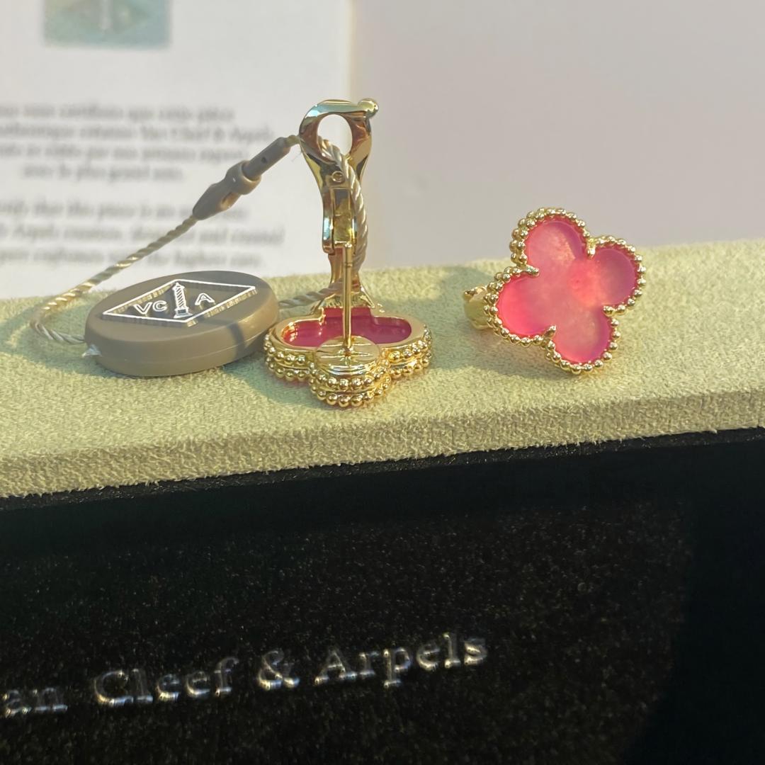 [Royal&Vicky]NEW CLOVER 15MM PINK ENAMEL STUD EARRINGS
