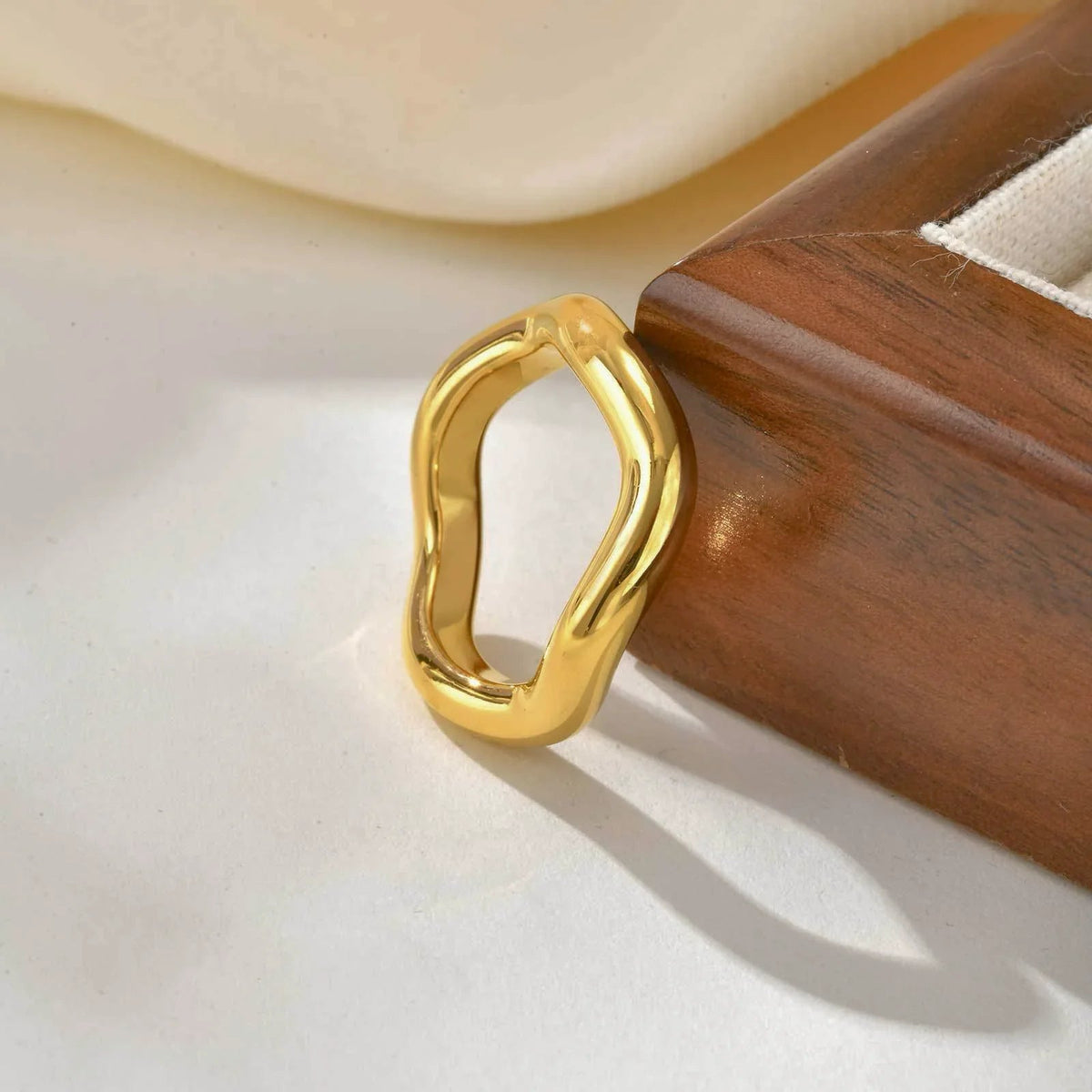 [Royal&Vicky]Lunaria Gold Wave Ring