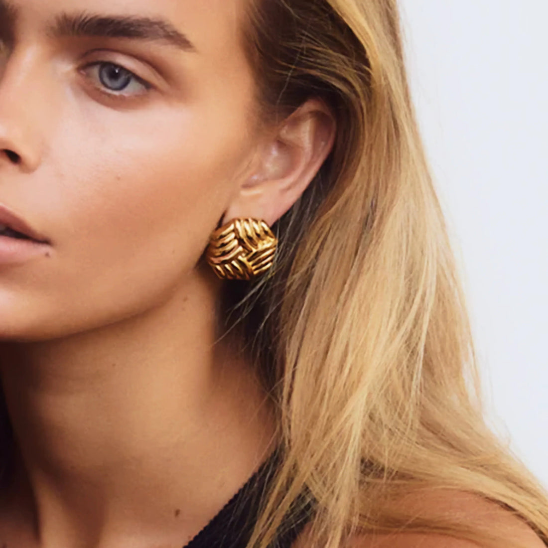 [Royal&Vicky]Vanessa Criss Cut Gold Earrings