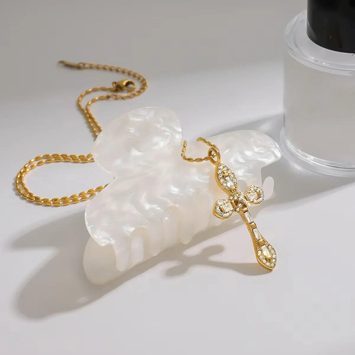 [Royal&Vicky]Olea Diamond Crucifix