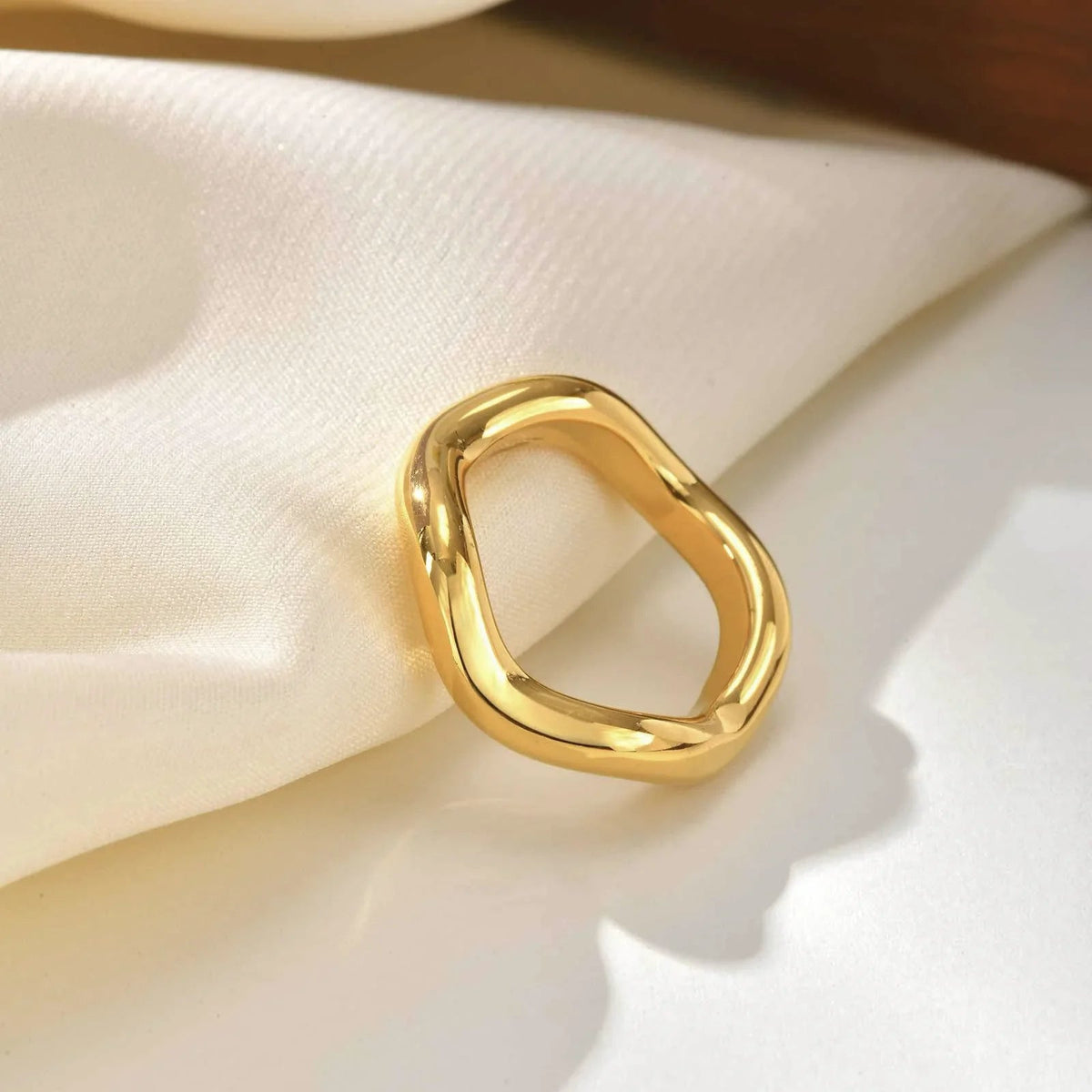 [Royal&Vicky]Lunaria Gold Wave Ring