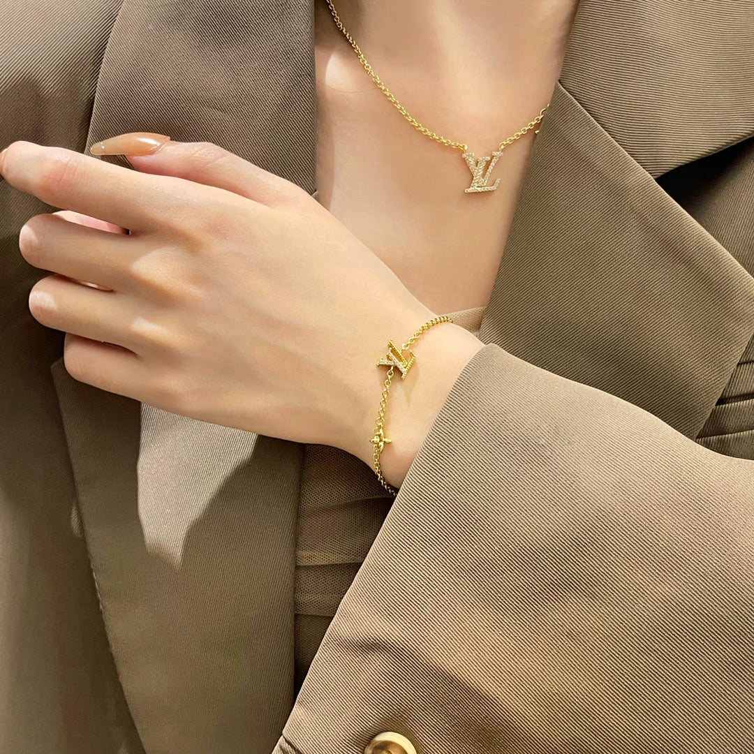 [Royal&Vicky]LOGO STAR MOTIF GOLD BRACELET
