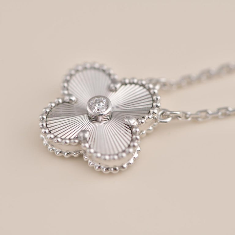 [Royal&Vicky]CLOVER  15MM DIAMOND LASER NECKLACE SILVER