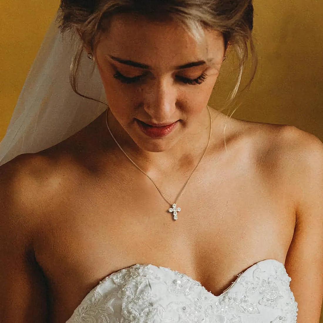 [Royal&Vicky]Wynter Diamond Cross Necklace