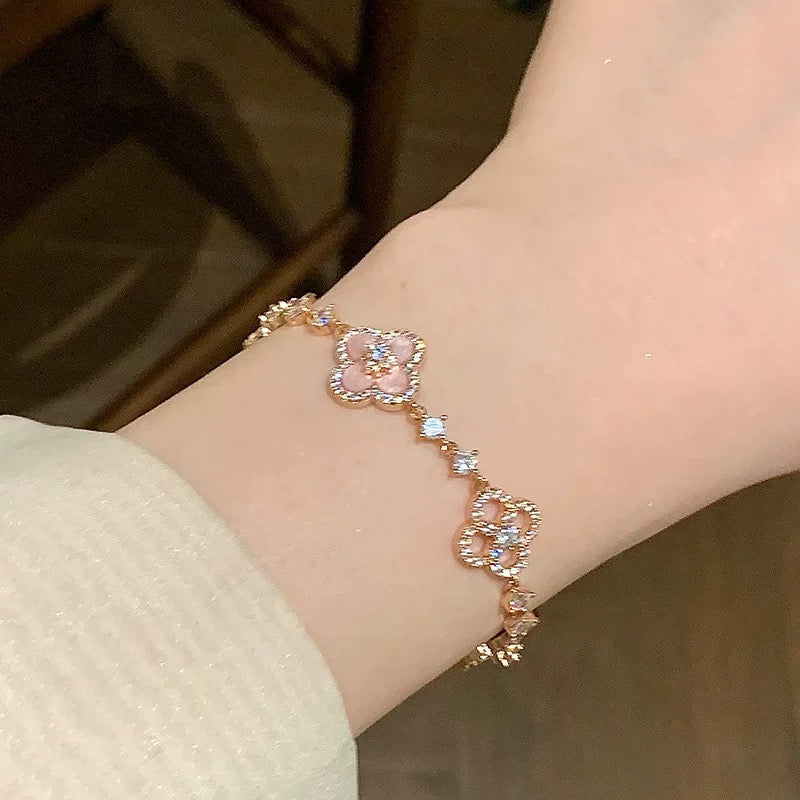 [Royal&Vicky]CLOVER 5 MOTIF PINK BLUE RED WHITE BRACELET